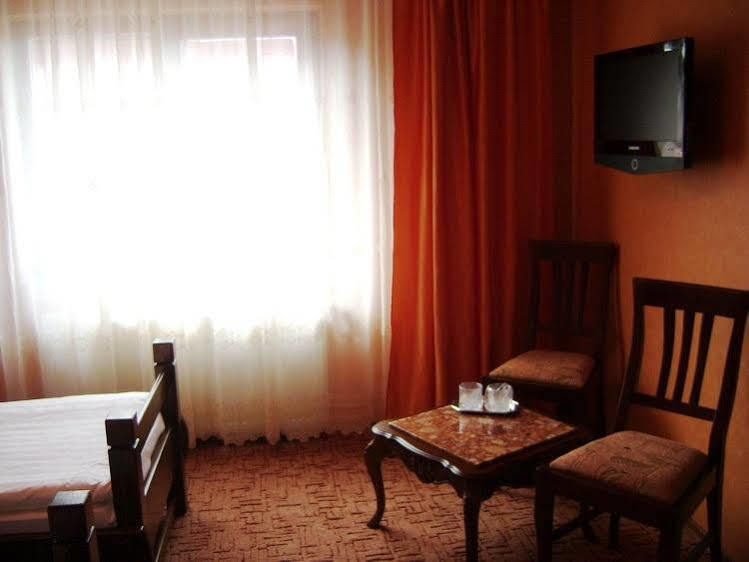 Hanul Dacilor Hotel Iasi المظهر الخارجي الصورة