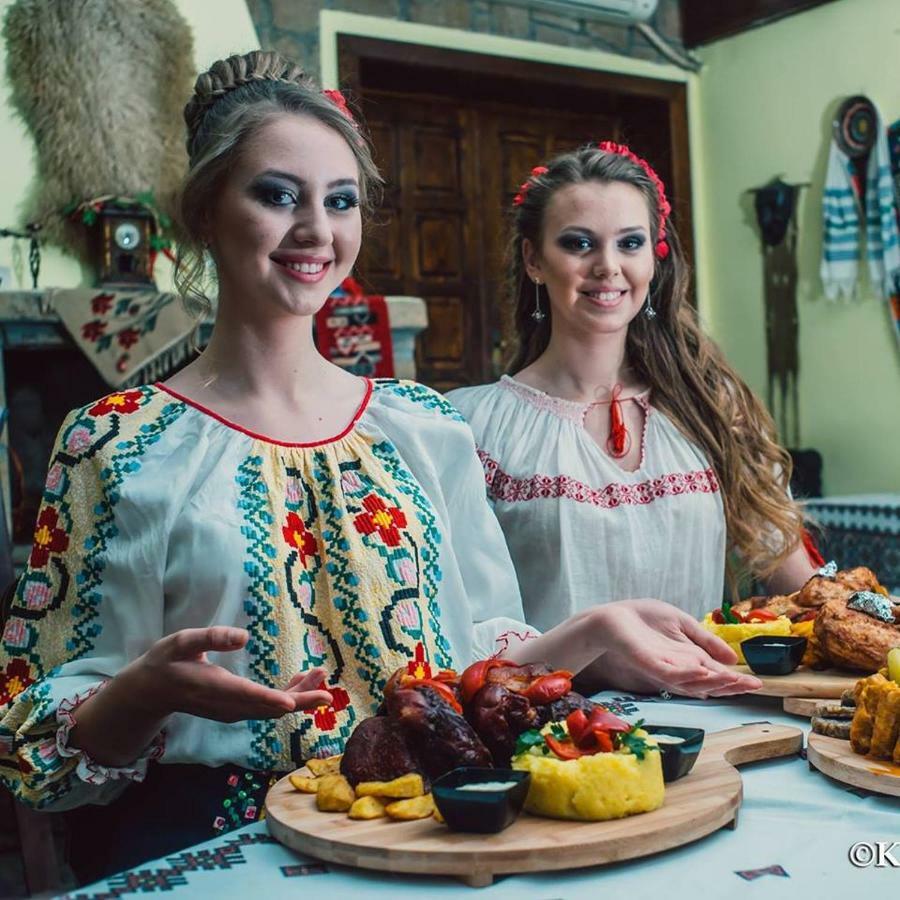 Hanul Dacilor Hotel Iasi المظهر الخارجي الصورة